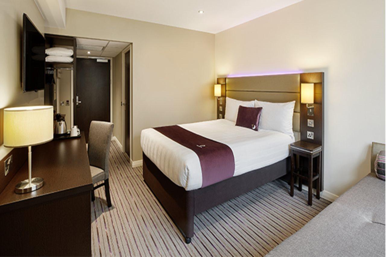 Premier Inn Manchester - Heaton Park Exterior foto