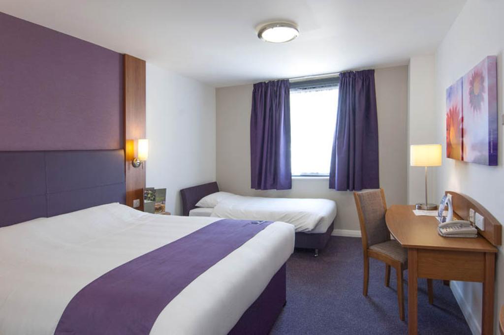 Premier Inn Manchester - Heaton Park Exterior foto