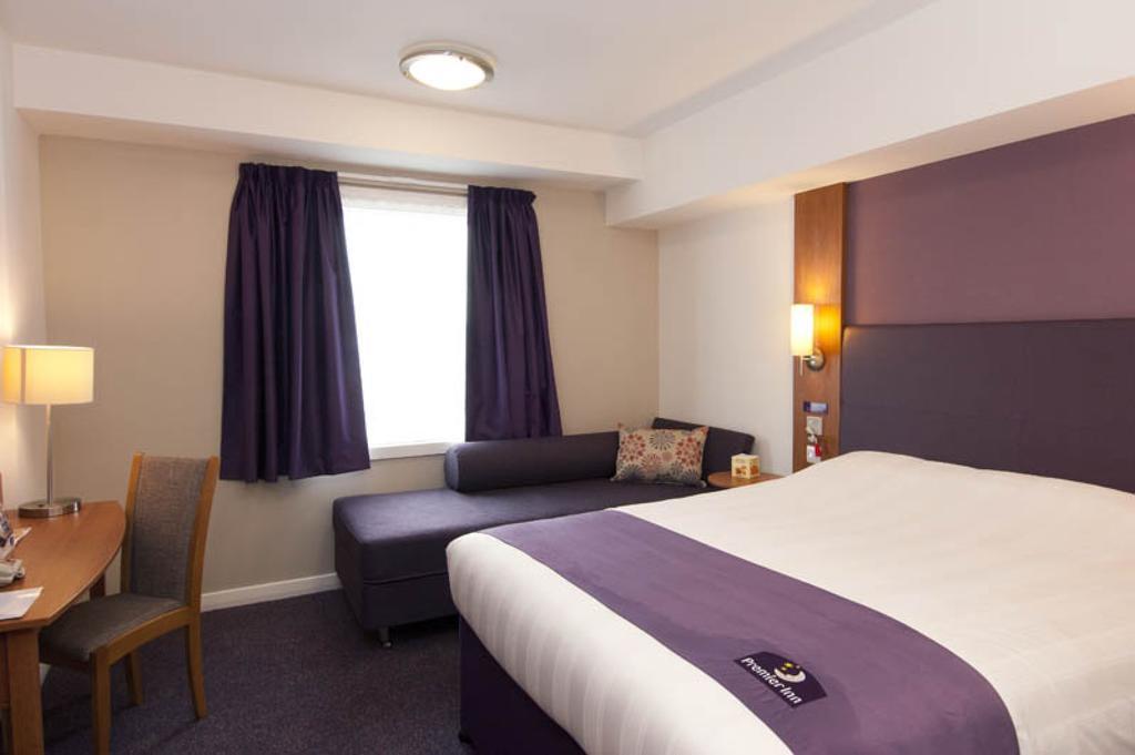 Premier Inn Manchester - Heaton Park Exterior foto